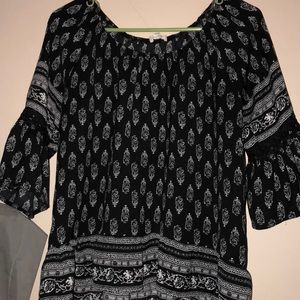 Loose mid sleeve Maurices shirt